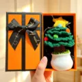Handgemachte gehäkelte Weihnachtsbaum Topfpflanze Geschenkbox Desktop Ornament für Dekor - Weihnachtsbaum Dunkelgrün + Orange Geschenkbox