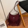 Dark red suede fringe shoulder bag for women, retro studded crossbody bag with large capacity. - Red