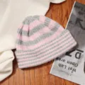 Gemütliche rosa-graue gestreifte Strickmütze für Damen, warme Winterslouchy-Mütze im Alltag. - Einheitsgröße / Hellrosa Gestreift