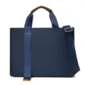 Borsa da lavoro impermeabile in tessuto oxford con manici in pelle marrone e tracolla. - Blu scuro