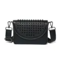 Bolso cruzado negro de piel con tachuelas, elegante bolso de hombro para mujer con correa ancha. - Negro