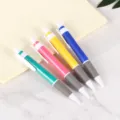 Einfahrbare Kugelschreiber Set, bunte Kunststoff Schulbüro Schreibstifte Detailansicht. - Kugelschreiberspitze 0.7mm / Blau