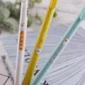 Leuke cartoon vulpotlood set met eend print, creatief briefpapier cadeau voor studenten. - Gelukkige Eend / Afvalscheiding / 0.7mm