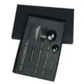 Set de couverts noir style portugais en acier inoxydable dans un coffret cadeau élégant. - Noir