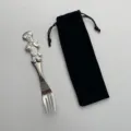 Edelstahlgabel Variante mit kreativem Cartoon Griff und schwarzem Samtbeutel Aufbewahrungsset. - 304 Essgabel mit Schwarzem Beutel