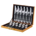 Coffret de 24 couverts en acier inoxydable emballé dans une élégante boîte cadeau. - Boîte en Bois Dorée / Argent
