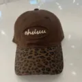 Bruine honkbalpet met luipaardprint rand, Koreaanse stijl geborduurde streetwear hoed voor dagelijks. - Verstelbaar / Luipaard Kleurblok Bruin