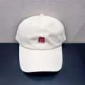 Minimalistische gebroken witte honkbalpet met rode geborduurde m, casual zonnekaphoed. - Verstelbaar / Beige