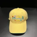 Gele honkbalpet geborduurde bloemen letters, schattige casual zomerhoed voor dames stijl. - Geel