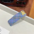 Blau karo Haarspange mit goldenem Bär-Anhänger, Stoff BB Clip für süßes Pony-Styling im Alltag. - Seitenclip (F-629#) / Mittelblau Karo Bär