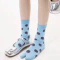 Blue polka dot split-toe mid-tube socks, retro two-toe design, comfortable cotton style. - One Size / Blue