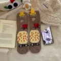 Braune flauschige Fleece-Wintersocken mit süßem Cartoon-Hut für gemütliche Daheimtragen - Kaffeebraun