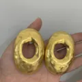 Grandes boucles d'oreilles géométriques irrégulières dorées bijoux en métal pour femmes - Style Ovale à Texture Martelée (3507) / Or