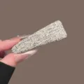 Élégante pince à cheveux en tweed pour femmes, accessoire élégant pour frange et coiffure. - Clip BB Triangle Tweed Beige / 1 Pièce