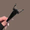 Black hair root volume clip, plastic hair styling tool for bangs and fluffy hairstyle. - 1 Piece Pack / Black