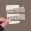 Chic pinces à cheveux en tweed pour femmes, élégantes barrettes BB pour frange. - Clip BB Triangle Tweed Beige / 2 Pièces/Paquet
