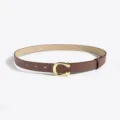 Dames bruine PU lederen riem met gouden C gesp stijlvolle casual tailleband detailweergave - C-Gesp Bruin