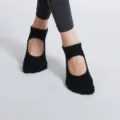 Black open back yoga socks for women, non slip pilates socks for gym floor workouts - One Size / Black