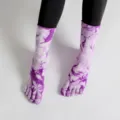 Μωβ κάλτσες γιόγκα tie-dye, σχεδιασμός πέντε δαχτύλων, αντιολισθητικές για γυμναστήριο. - Ένα μέγεθος / Βιολετί