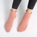 Chaussettes roses à bord volanté pour femmes, chaussettes courtes respirantes pour le yoga. - Taille unique / Rouge Orangé