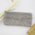Fascia per capelli a coste verticali in maglia marrone chiaro, ampia fascia di lana per sport e yoga. - Kaki
