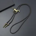 Cravatta bolo rétro a forma di cavallo con corda intrecciata, gioiello cowboy western. - Bronzo Antico + PU Marrone Scuro
