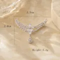Vue détaillée du pendentif connecteur en argent avec zirconias micro-sertis, taille 3.5x3.0cm. - Forme d'Arc de Pétale (02) / Argent