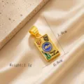 Détail pendentif émail plaqué or, petit charm rectangulaire exquis, gros plan accessoire bijoux - Style Plaque Peinte (16)
