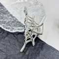 Pince à cheveux toile d'araignée en métal argenté, accessoire de mode pour Halloween. - Pince à Cheveux Toile d'Araignée Halloween / Argent
