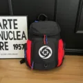 Grand sac à dos de sport multifonctionnel noir et rouge, idéal pour l'école et le fitness. - Noir