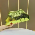 Borsa a pochette verde metallizzata lucida, elegante borsa da sera con design a nuvola chic. - Verde