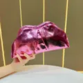 Borsa pochette rosa metallizzata effetto serpente, elegante borsa a nuvola plissettata donna. - Rosa
