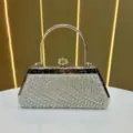 Borsa da sera argentata in strass, pochette in cristallo con manico in metallo e chiusura. - Argento (Catena Grande e Piccola)