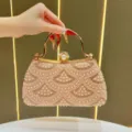 Borsa da sera retrò in perle e strass con manico in metallo dorato e chiusura elegante. - Champagne