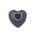 Dettaglio in primo piano di un ciondolo cuore smaltato viola con zircone blu brillante. - DN260904-G (Ciondolo Solo (Senza Catena))