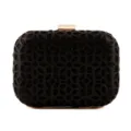 Zwarte PU lederen avondtas clutch met gouden sluiting en ingewikkeld geometrisch uitgesneden patroon. - Zwart