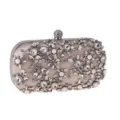 Prachtige strass avondtas met parelbloemdetails, perfect voor bruiloften en feestjes. - Abrikoos