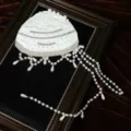 Exquis coiffe de mariée perle pompon blanc, accessoires de cheveux de mariage en strass. - Barrette de Chapeau Gland Coquille Perle