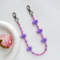 Violette Kristall Herz Handykette Anhänger Detailansicht mit niedlichem Perlen Design Metall. - Violett (S-Y26019I)