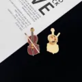 Vintage violin enamel brooch pin, artistic music instrument badge for clothing and bags decor. - Violin Style (R380)