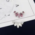 Elegant crystal brooch pin for women, sparkling rhinestone anti-glare fastener clothing accessory. - Pink Purple Wing Style (R655)
