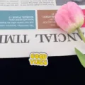 Enamel pin badge with English letters cartoon brooch cute accessory clothes decor gift lapel pin aesthetic - R1128 (Good Vibes)