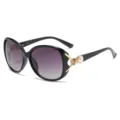 Damen Oversize Mode Sonnenbrille mit Farbverlauf Gläsern und Perlen Metallbügeln zum Fahren. - Schwarzer Rahmen Graue Gläser