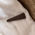 Braune gepunktete Dreieck Haarspange, süßer Pony Clip und Haaraccessoire für den Alltag. - Brauner Dreieck-Stil