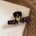 Süße koreanische Polka-Dot-Haarklammer mit herzförmigem Detail für modische Alltagsfrisuren. - Braunes Punktmuster