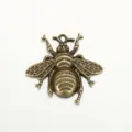 Bronzefarbener Legierung Biene Anhänger Detailansicht, ideal für DIY Handgemachte Halsketten Schmuck. - 3.8*3.95cm / Antikbronze