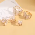Französischer Retro Schalring mit Schmetterling, elegante Legierung Emaille Strass Schließe. - Innendurchmesser 1,8 cm