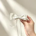 Elegante molletta per capelli con fiocco a pois in raso bianco per le donne moda - Fermaglio con Fiocco Bianco