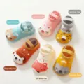 Leuke antislip babysokken met schattige tekenfilmdieren ontwerpen voor peuters en baby's. - Gemengde Kleuren / Maat S (0-1 Jaar)