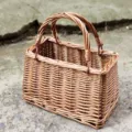 Borsa a mano in vimini intrecciato a mano, piccolo cesto in paglia per vacanze estive al mare. - Borsa Quadrata senza Fodera